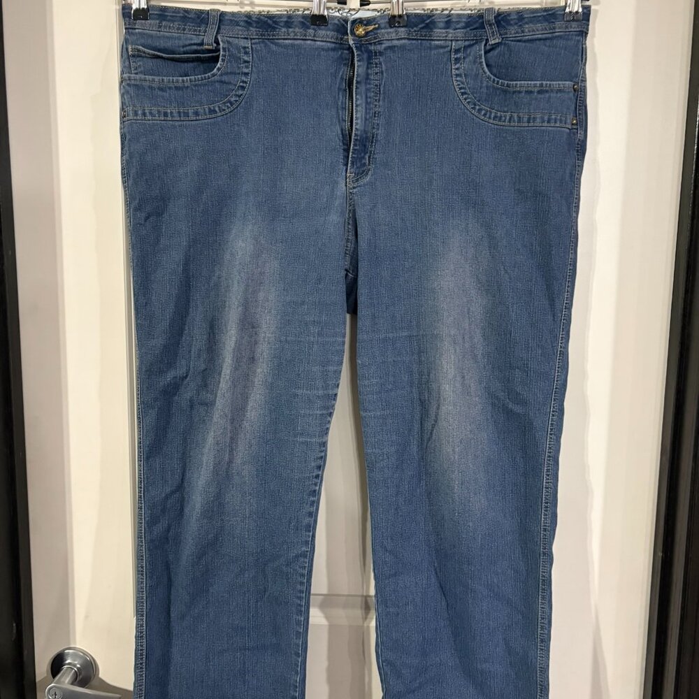 Cato Women’s Blue Jeans Size 26W Straight Leg Classic Denim